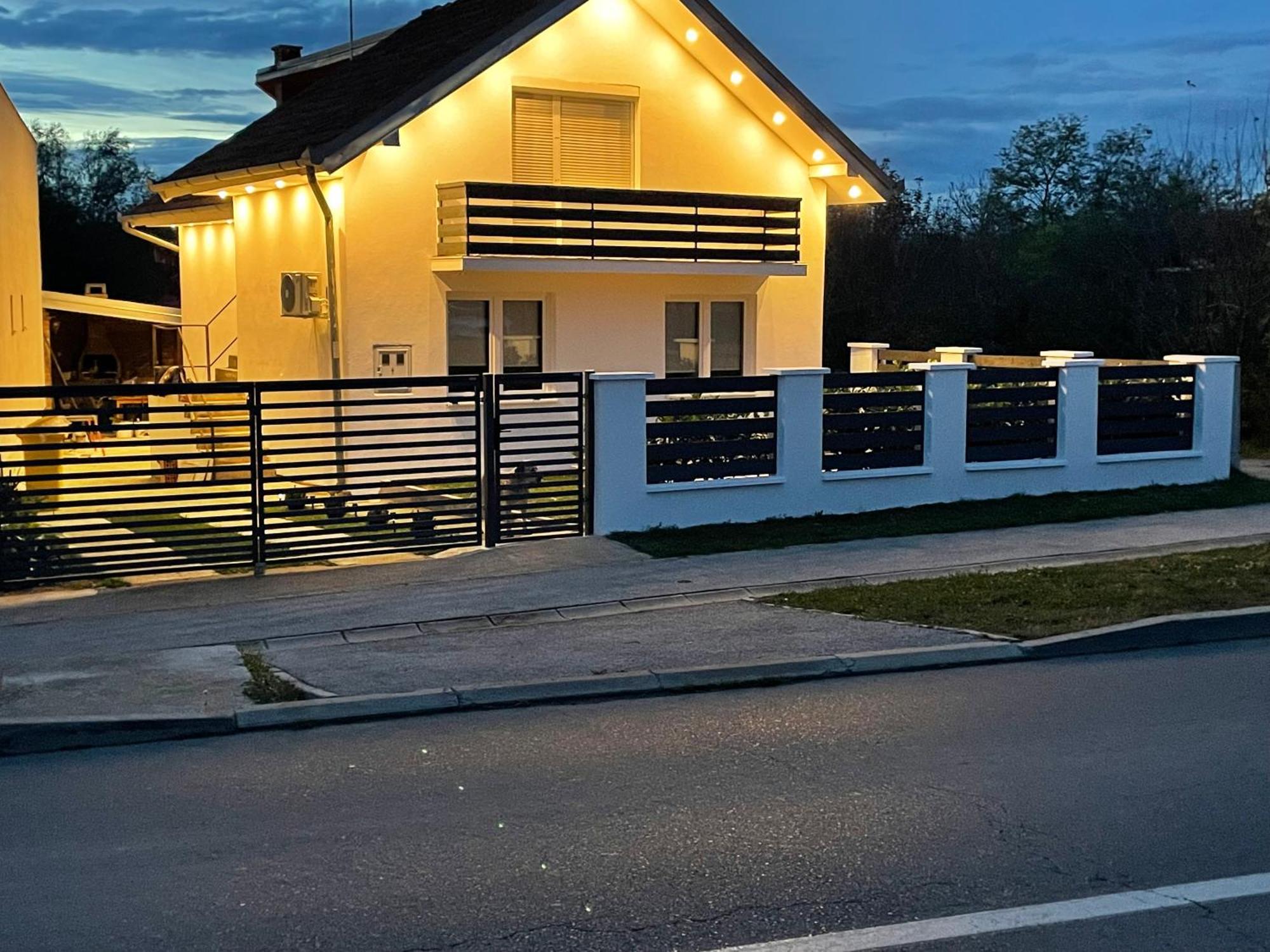Apartment Kuca Za Odmor Erdelji Vardarac
